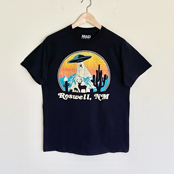 MAD Engine Roswell, NM UFO Alien Desert Graphic Black T Shirt Adult size Medium - Picture 2 of 9